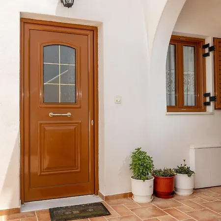 Naxos Almyra 22 *